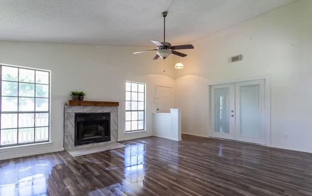 3302 Green Valley Drive Property Photo 2