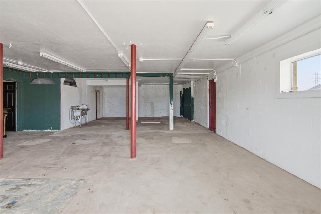 5601 Davis Boulevard Property Photo 10