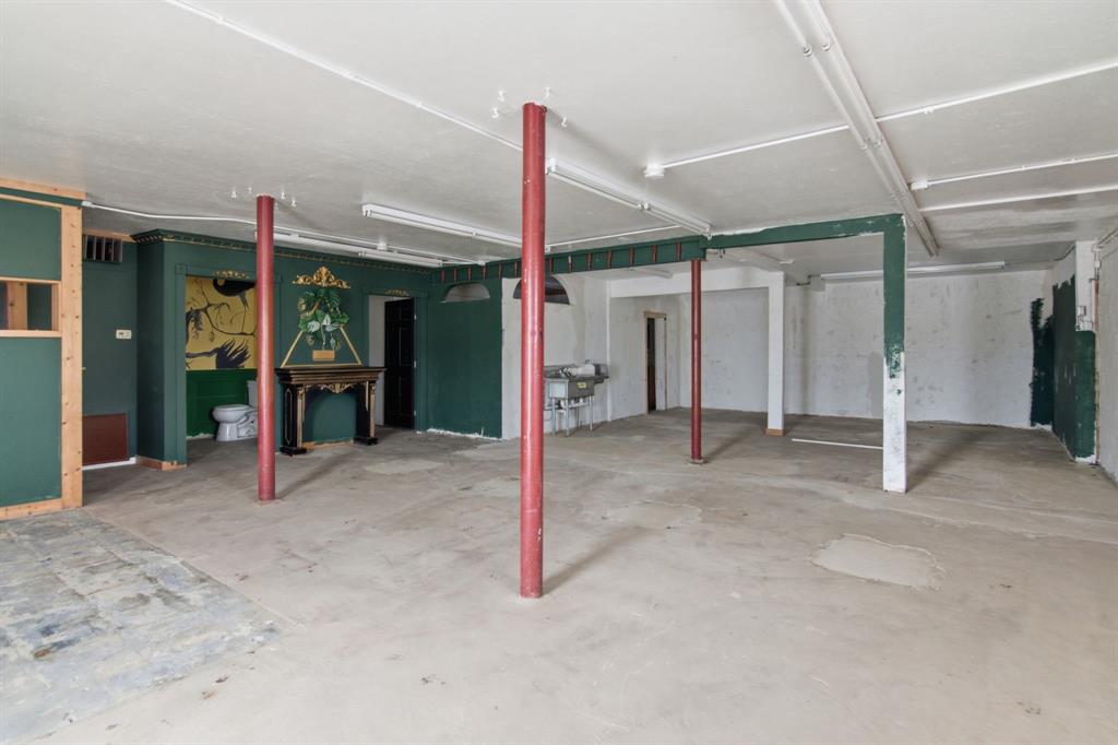 5601 Davis Boulevard Property Photo 11
