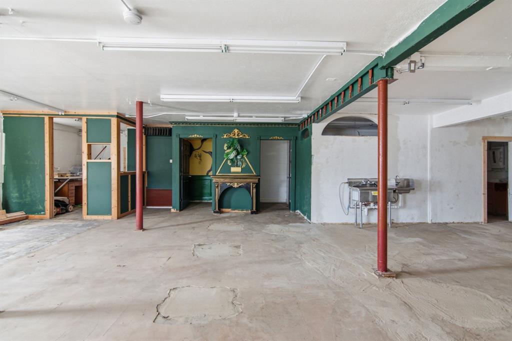 5601 Davis Boulevard Property Photo 13