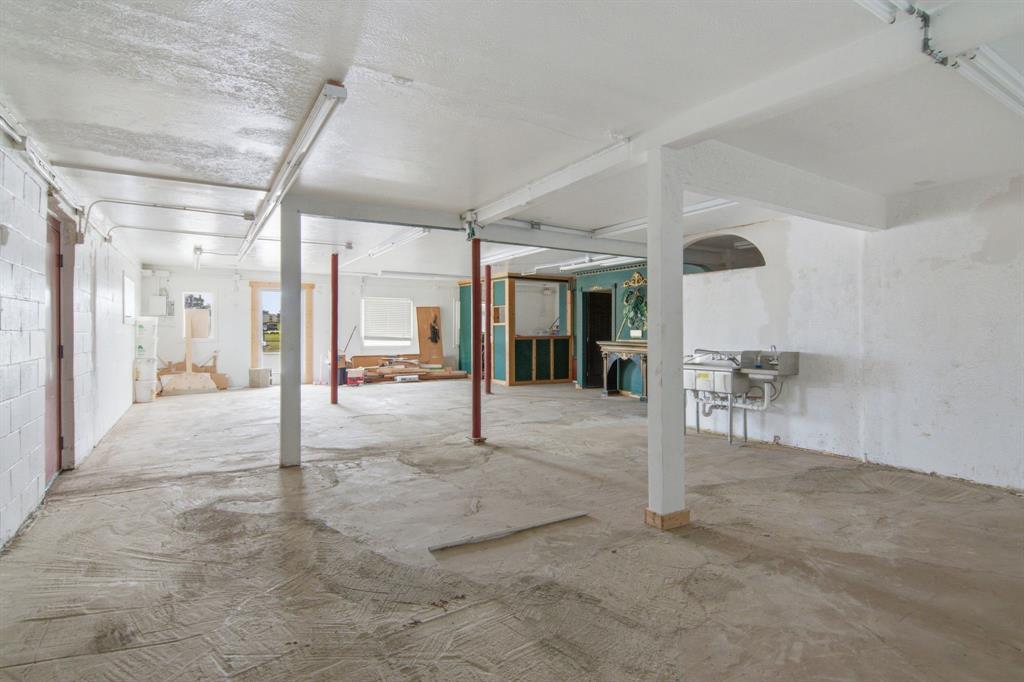 5601 Davis Boulevard Property Photo 15