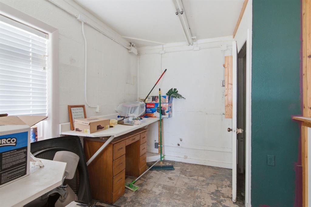5601 Davis Boulevard Property Photo 21