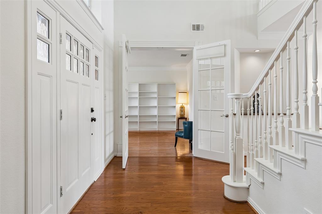 4021 Carmichael Drive Property Photo 4