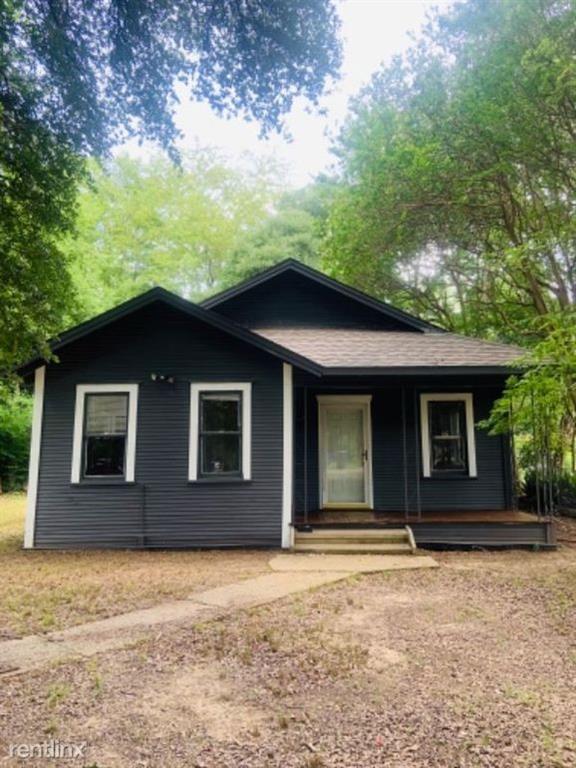 636 W 72nd Street Property Photo 1
