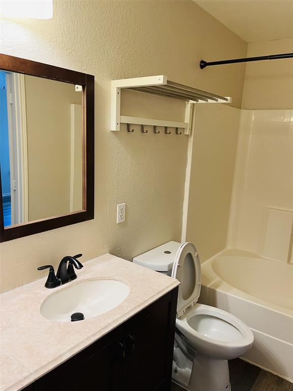 5039 Mountain Spring Trail Property Photo 6