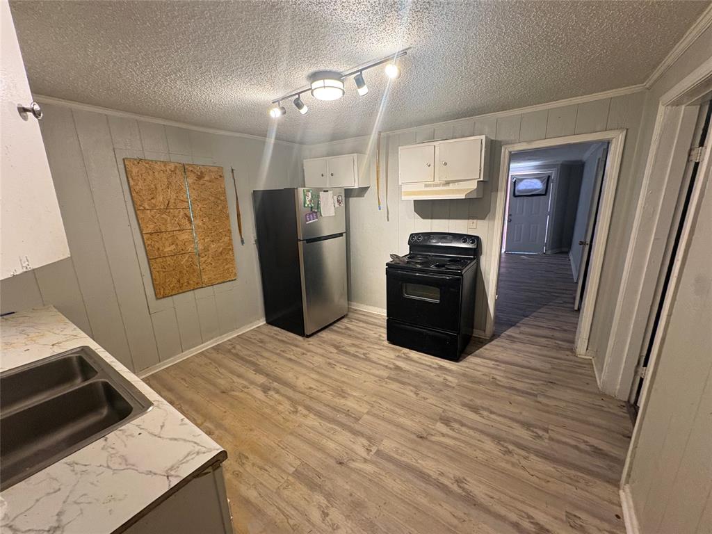 1612 Hill Street Property Photo 9