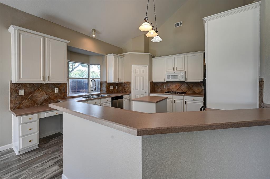 7500 Parkgate Drive Property Photo 14