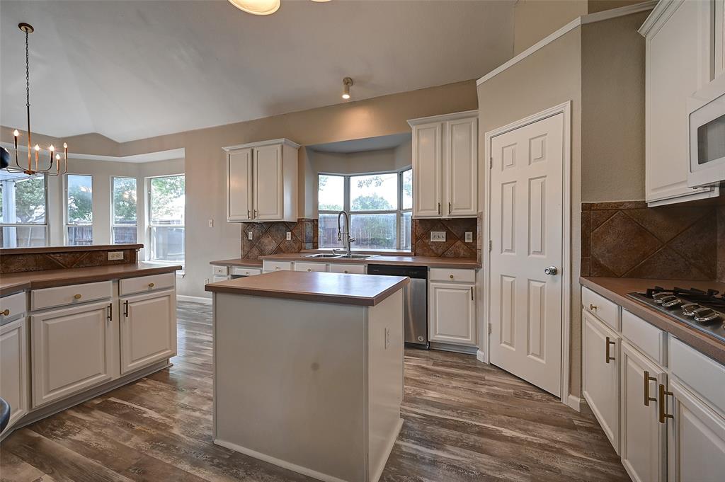 7500 Parkgate Drive Property Photo 17