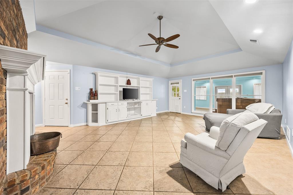 909 Valley View Avenue Property Photo 17
