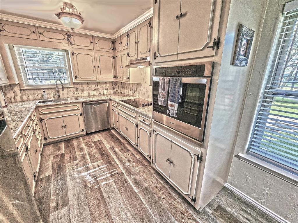 542 Wildewood Drive Property Photo 8