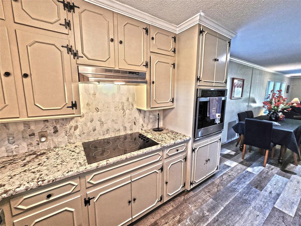 542 Wildewood Drive Property Photo 8