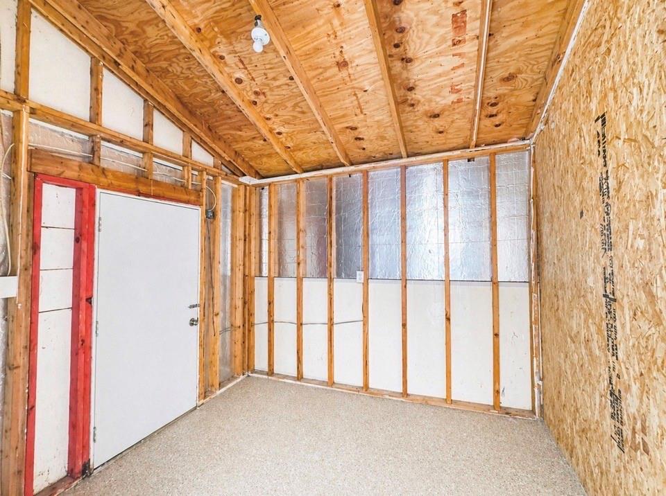 614 W Grenoble Drive Property Photo 12
