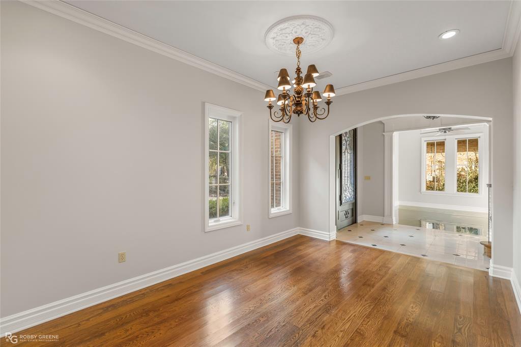 105 Esplanade Court Property Photo 6