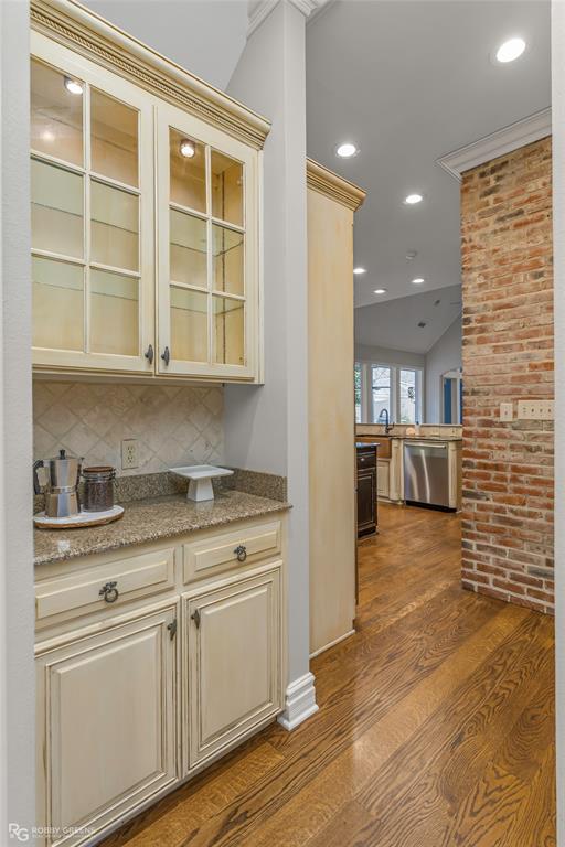 105 Esplanade Court Property Photo 13