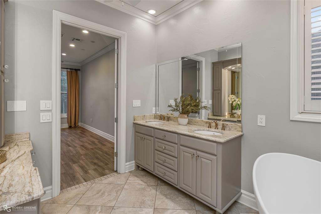 105 Esplanade Court Property Photo 25