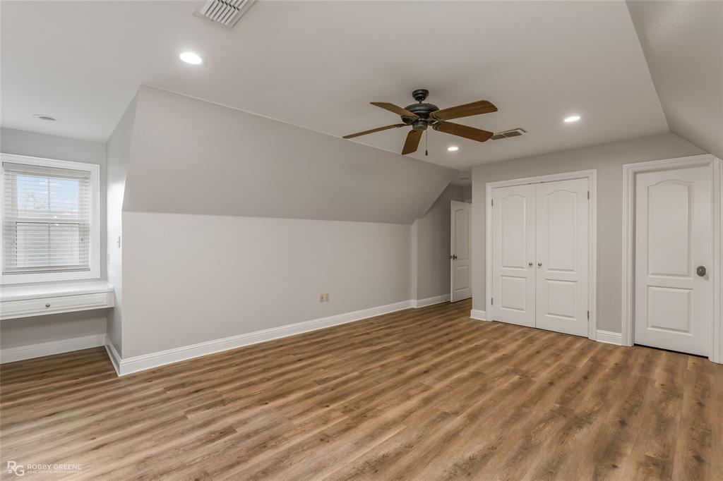 105 Esplanade Court Property Photo 29