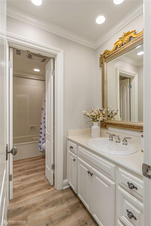 105 Esplanade Court Property Photo 32