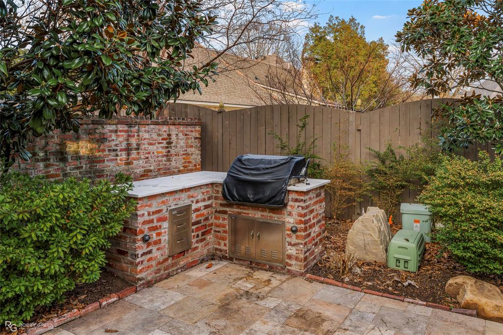 105 Esplanade Court Property Photo 34