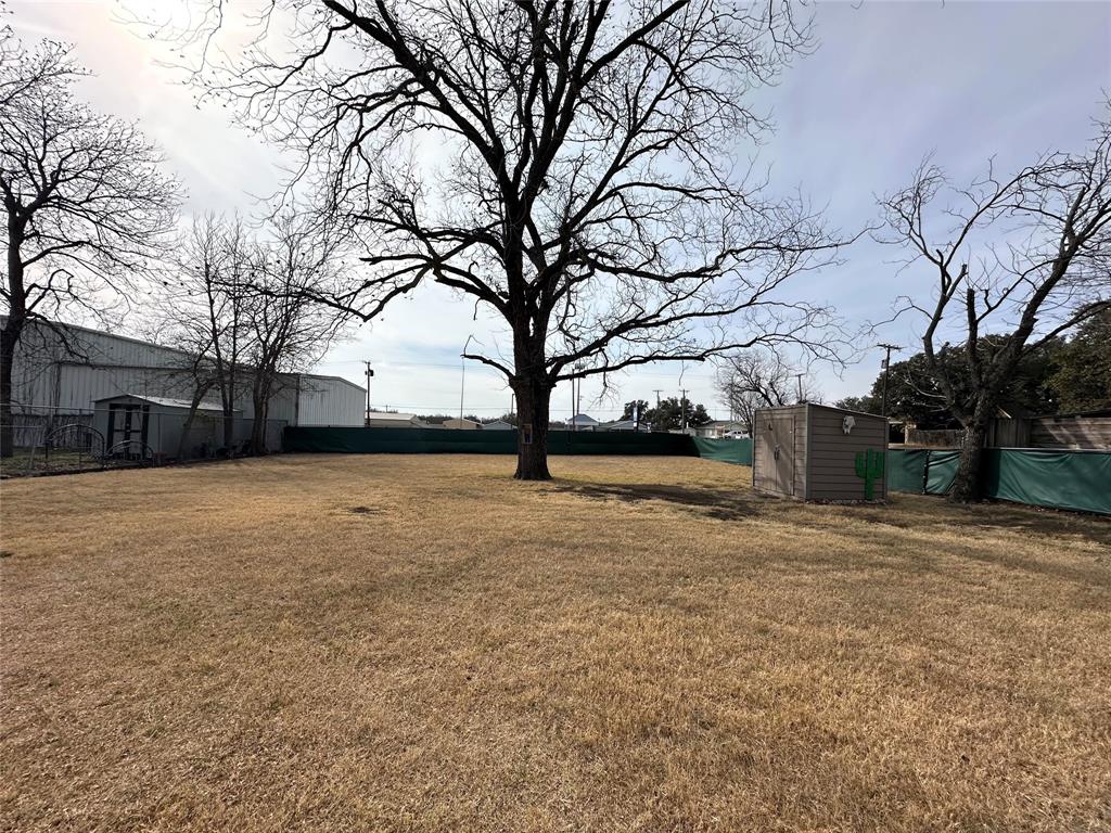 506 W Grand Avenue Property Photo 20