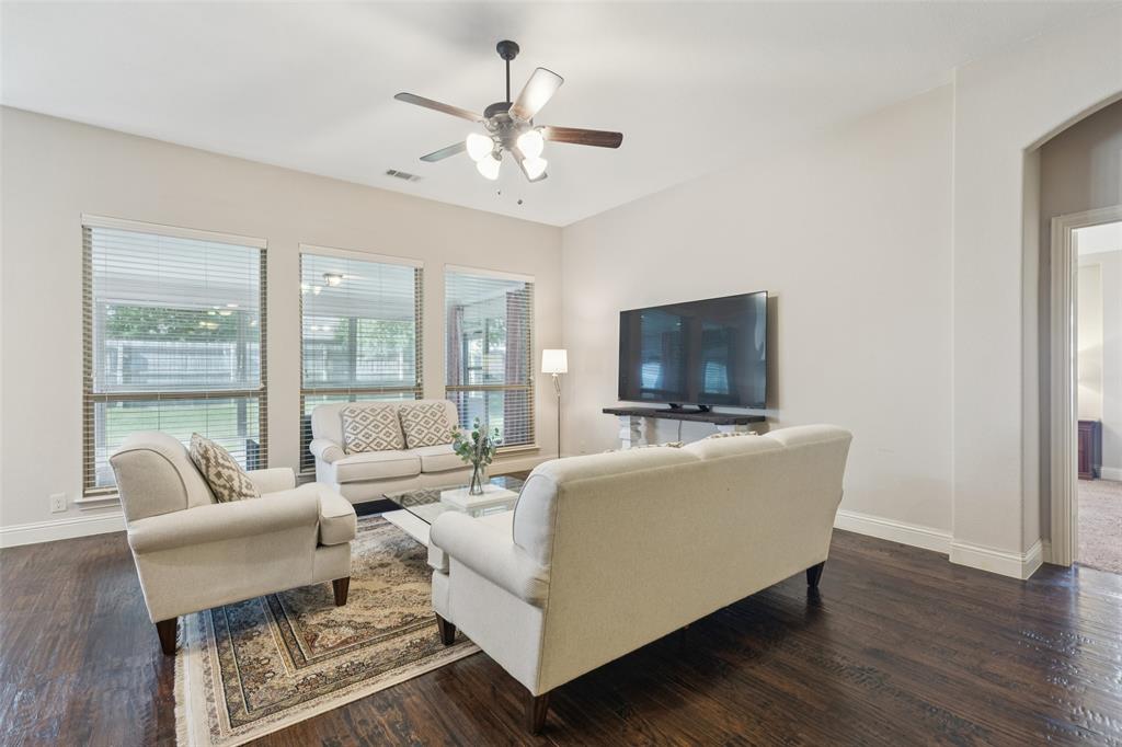 8304 Spitfire Trail Property Photo 4