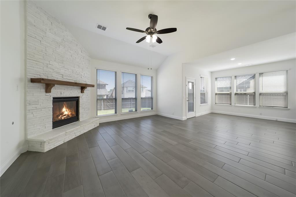 2804 Creekhollow Court Property Photo 3