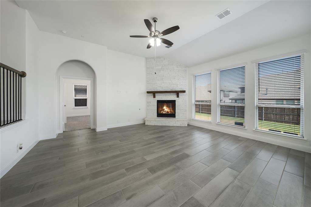 2804 Creekhollow Court Property Photo 8