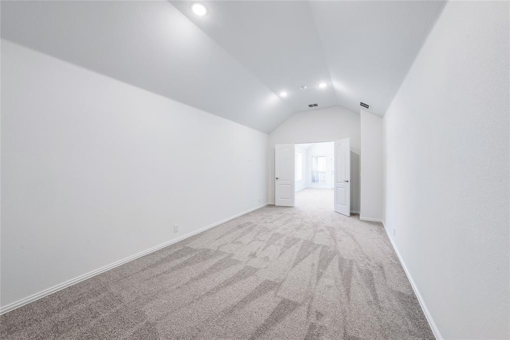 2804 Creekhollow Court Property Photo 22