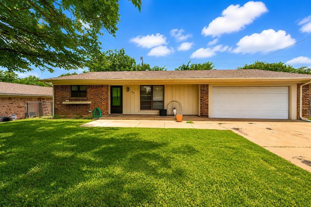 805 Long Drive Property Photo 1