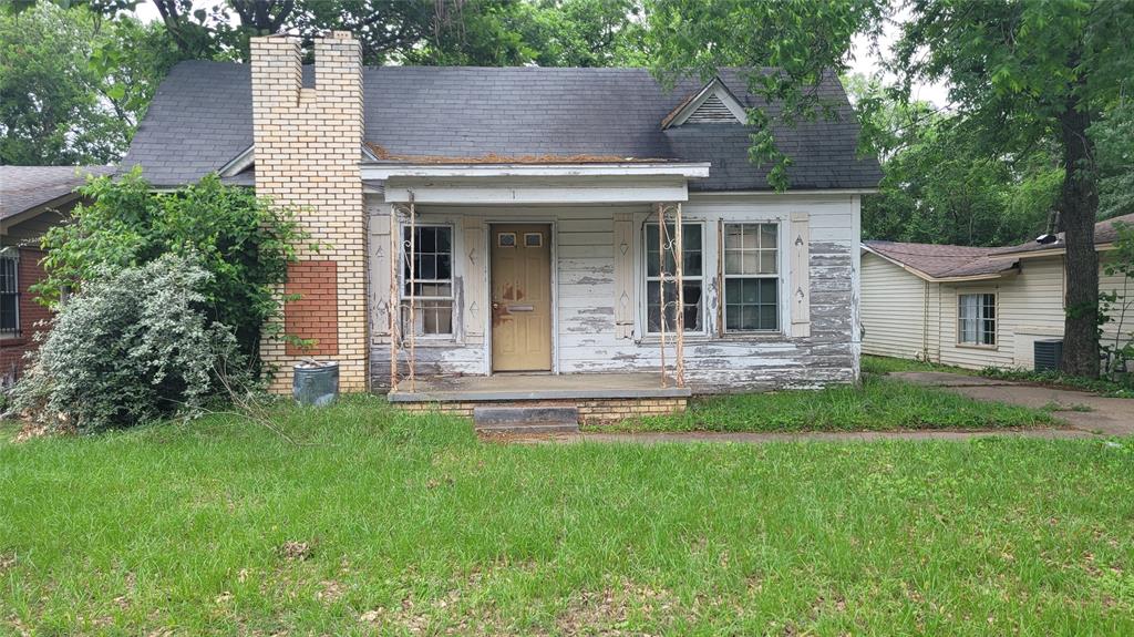 1507 N Grand Avenue Property Photo 1