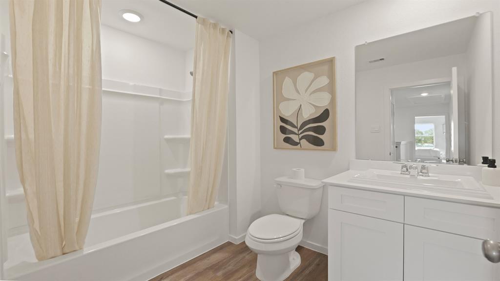 2132 Chantilly Lane Property Photo 10