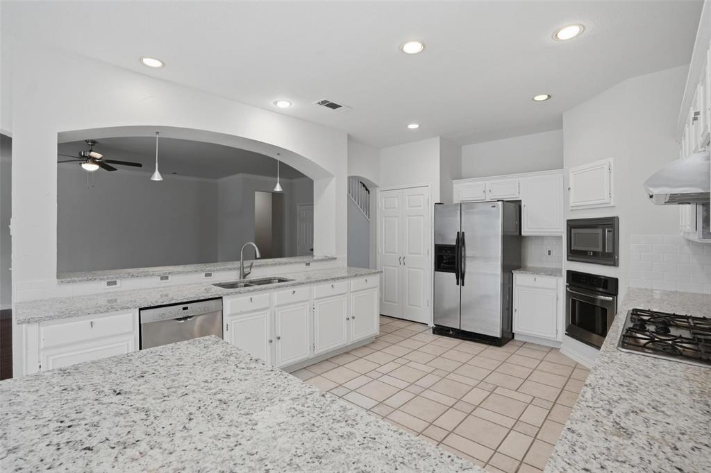 8812 Smokey Drive Property Photo 14