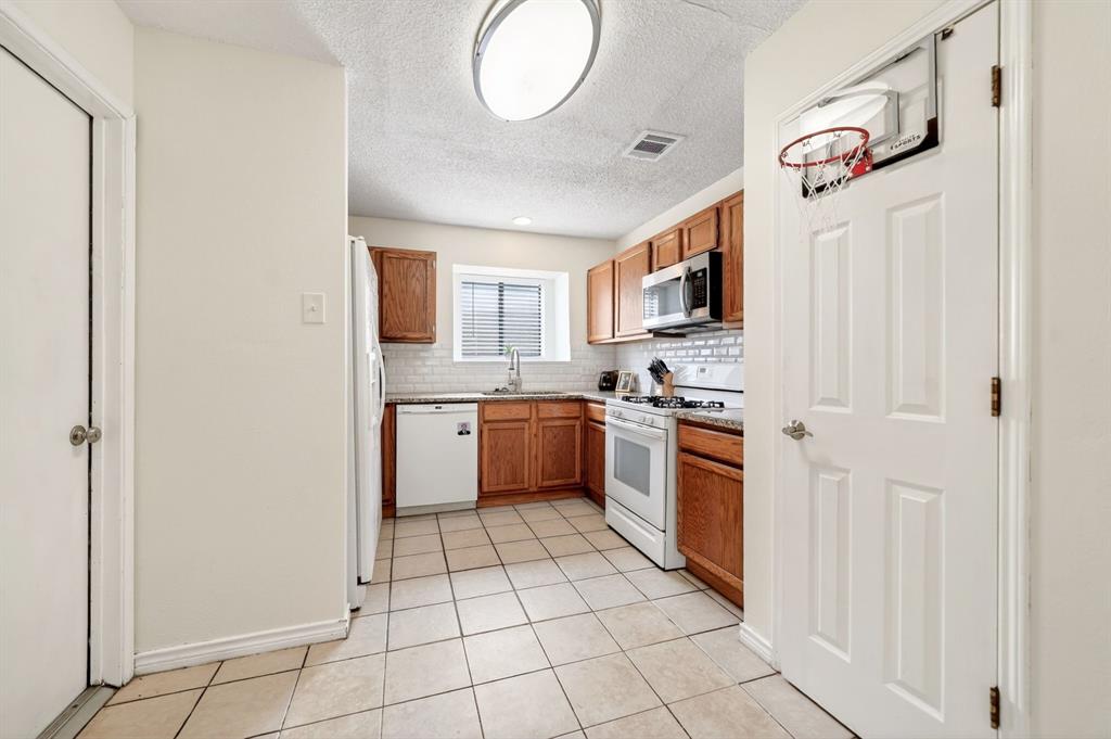 705 Whitewing Drive Property Photo 10