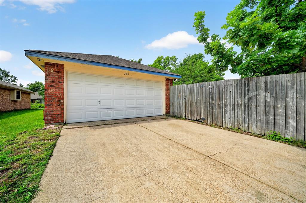 705 Whitewing Drive Property Photo 21