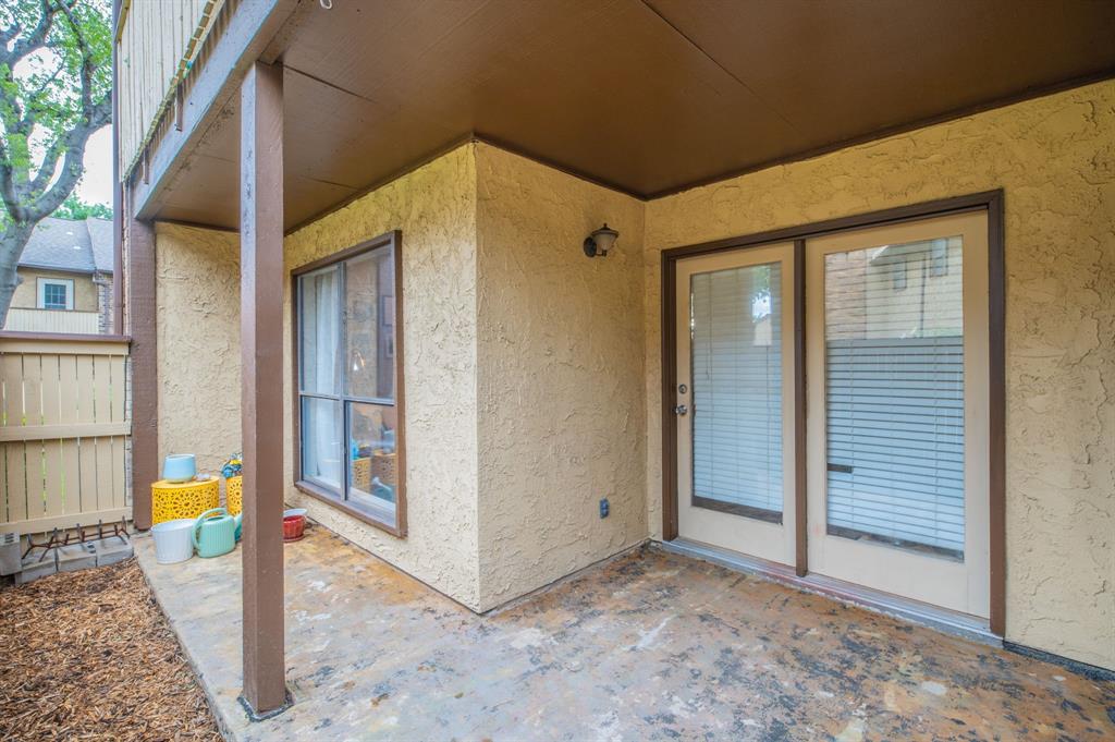 1901 Cloisters Drive 914 Property Photo 13