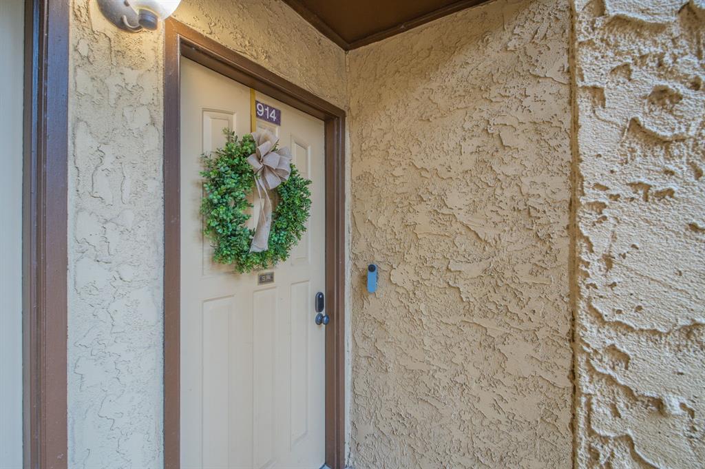 1901 Cloisters Drive 914 Property Photo 14