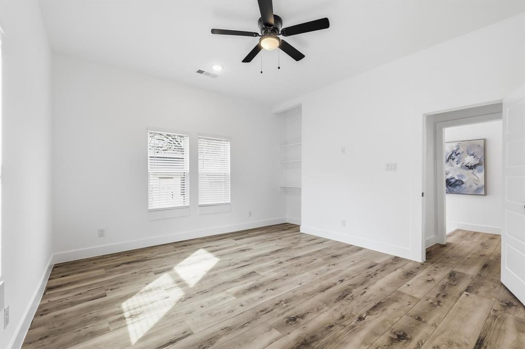 901 Elsbeth Street Property Photo 25