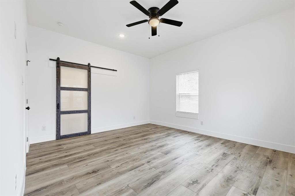 901 Elsbeth Street Property Photo 27