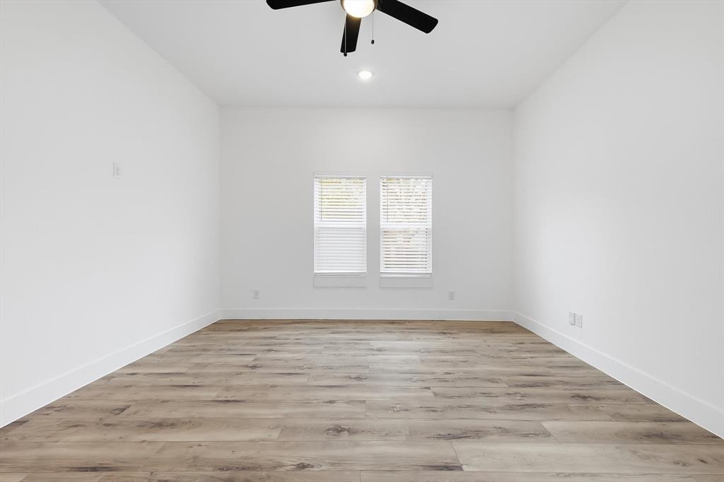 901 Elsbeth Street Property Photo 31