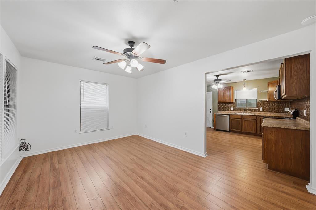 303 N Milam Street Property Photo 9