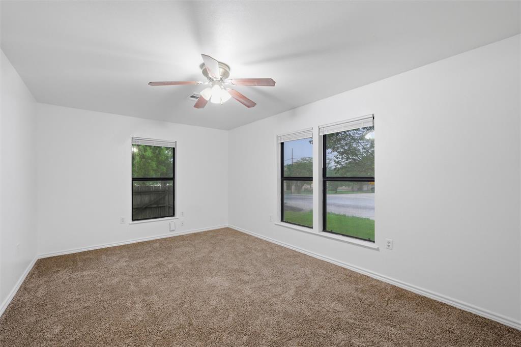 303 N Milam Street Property Photo 10