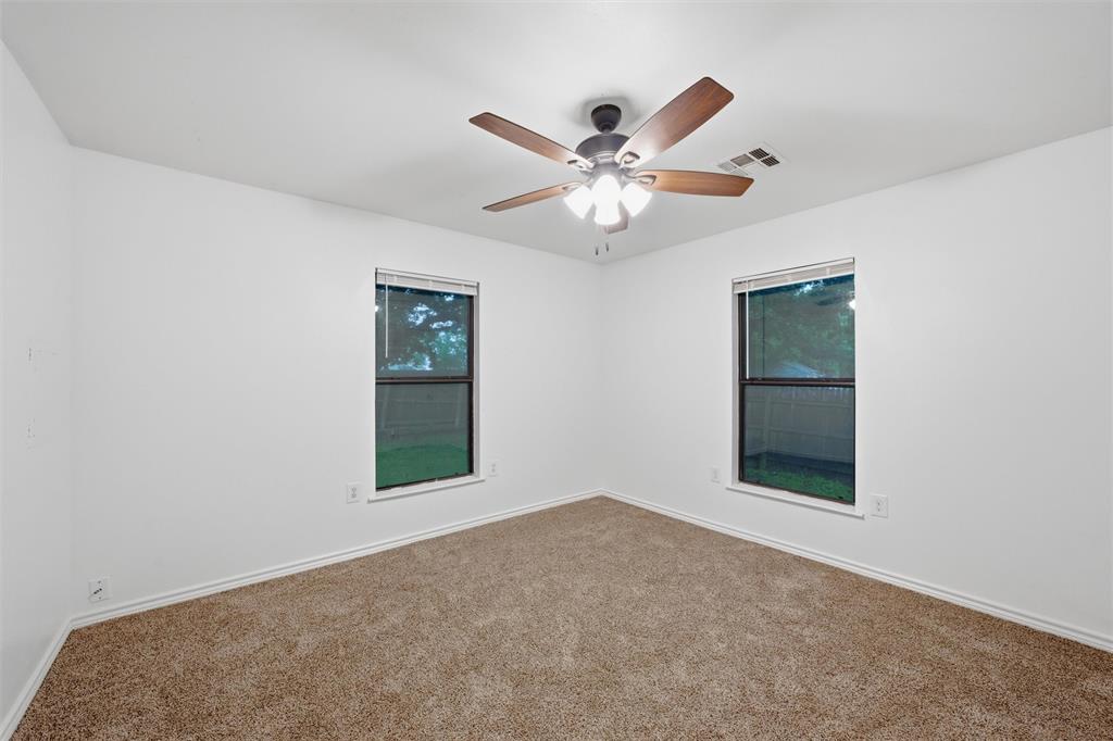 303 N Milam Street Property Photo 13