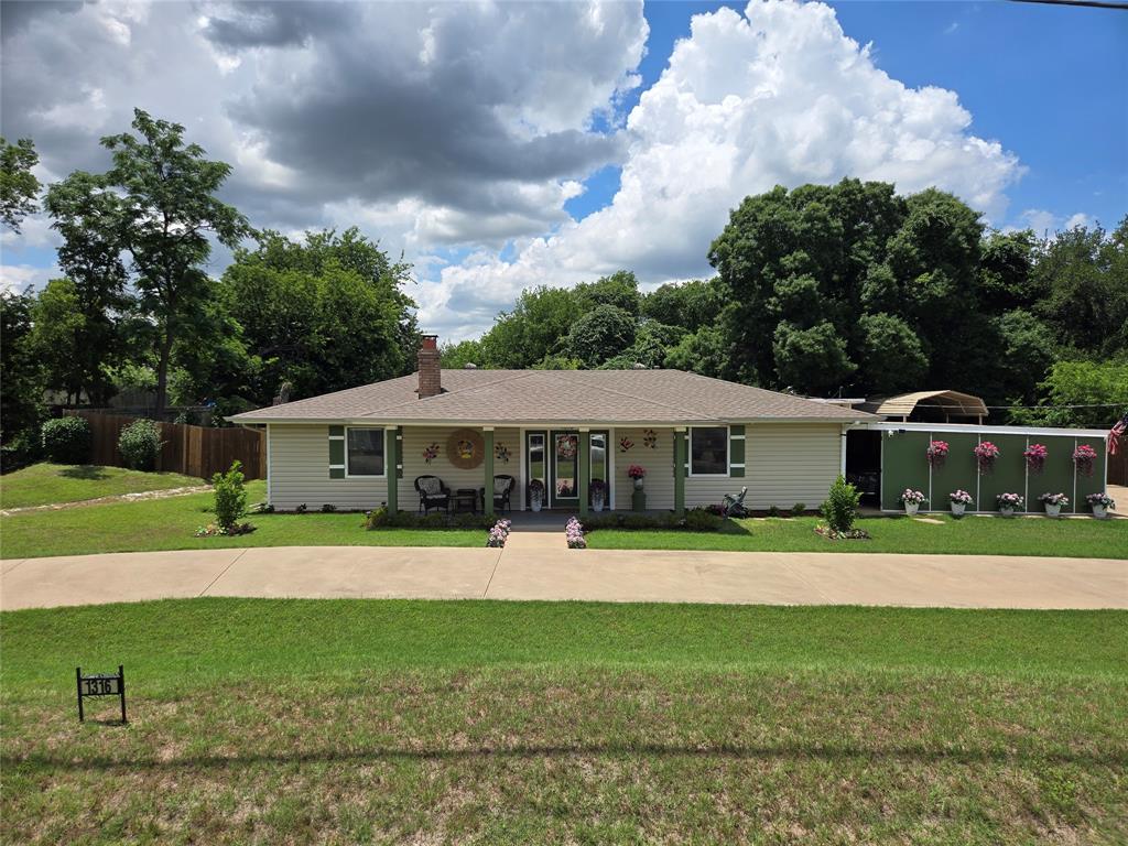 1316 E Apache Trail Property Photo 1