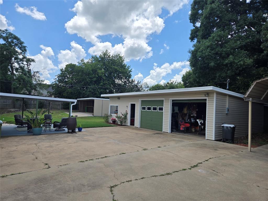 1316 E Apache Trail Property Photo 6