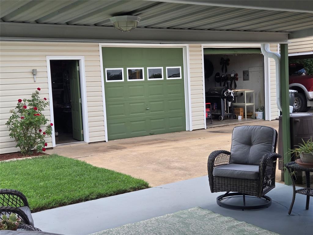 1316 E Apache Trail Property Photo 7