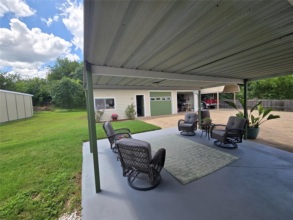 1316 E Apache Trail Property Photo 8
