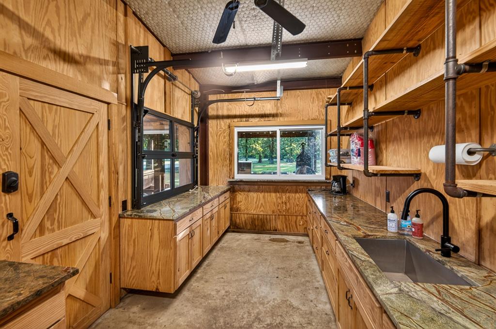 560 County Road 1447 Property Photo 31