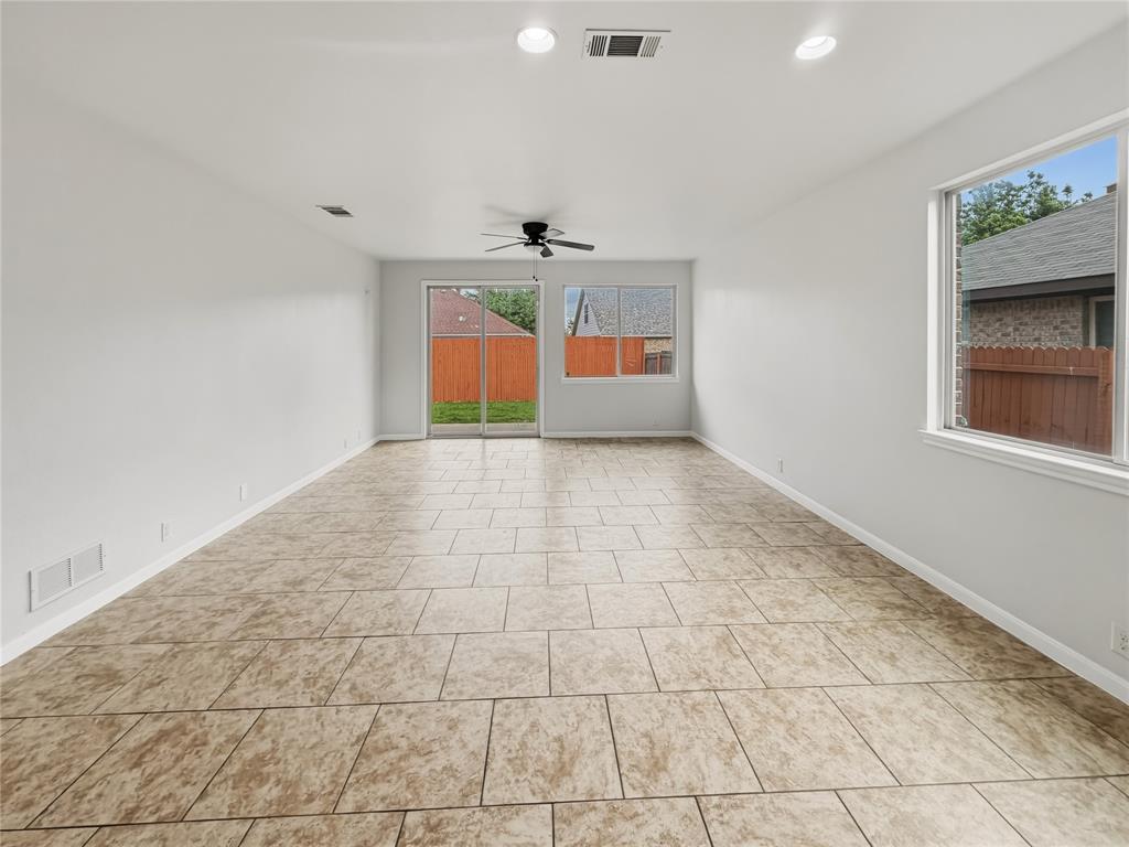 4272 Summersweet Lane Property Photo 3