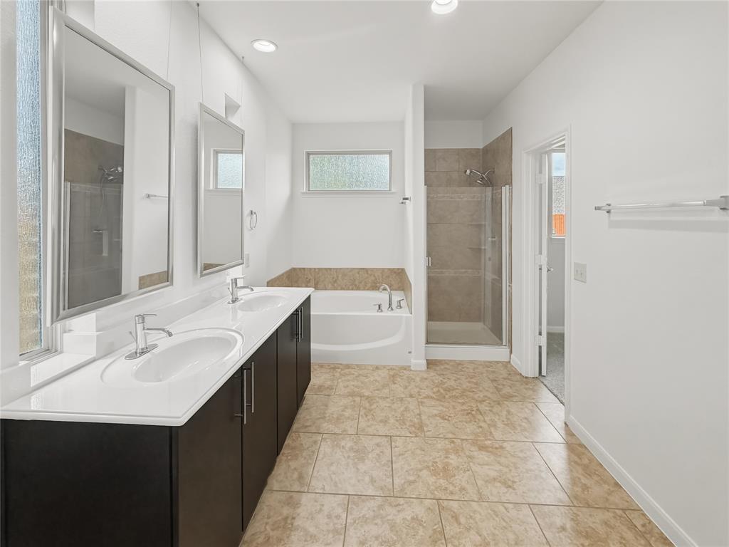 4272 Summersweet Lane Property Photo 6