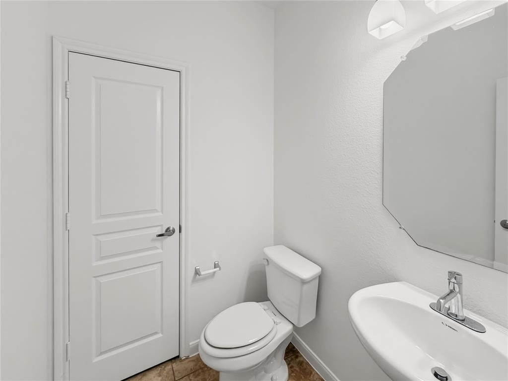 4272 Summersweet Lane Property Photo 8