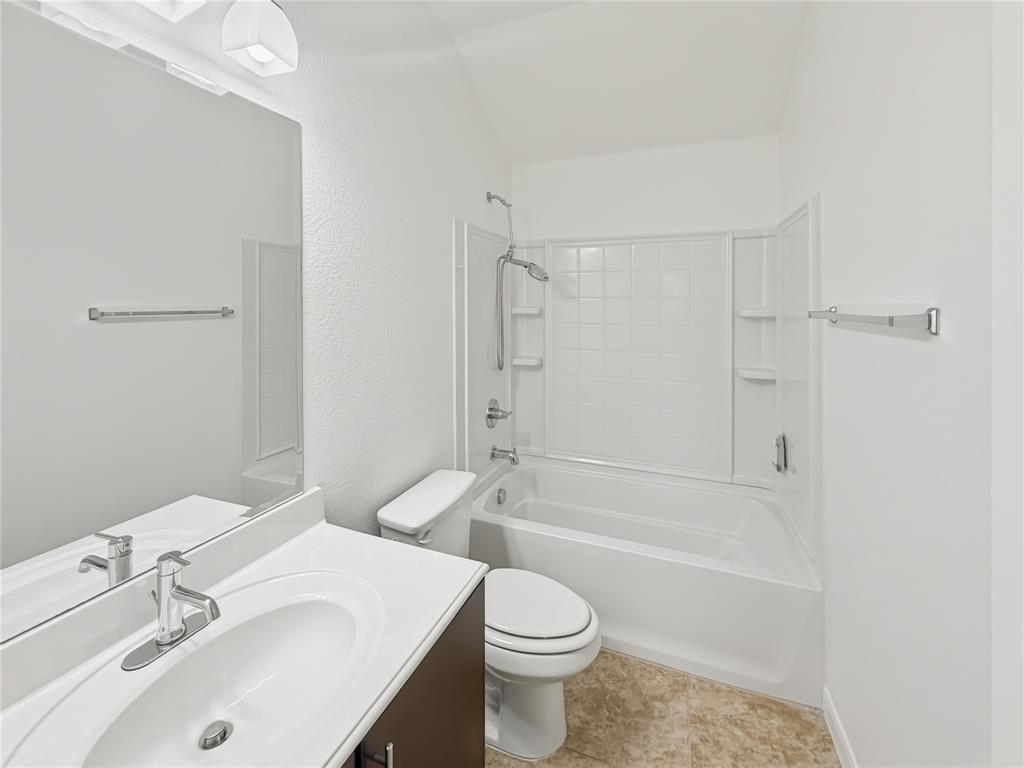 4272 Summersweet Lane Property Photo 13